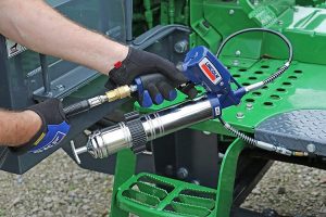 how to use grease gun