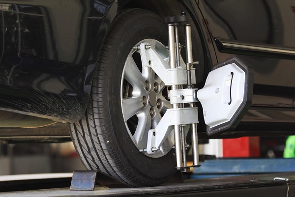 Autotruckpartsoutlet.com alignment Symptoms of Bad Wheel Alignment - How to Fix it ASAP?  